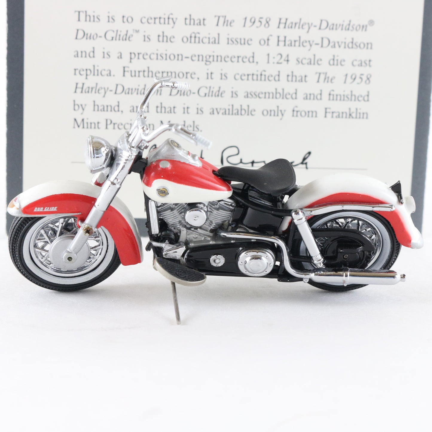 1958 Harley Davidson Duo-Glide Red White Franklin Mint 1:24 Model Motorcycle