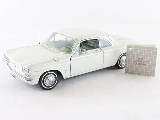 1960 Chevrolet Corvair White Franklin Mint 1:24 Model 