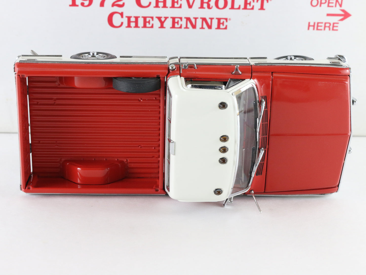 1972 Chevrolet Cheyenne Pickup Truck Danbury Mint 1:24 Diecast Model