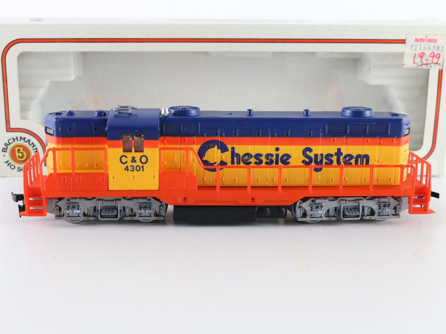 Bachmann HO Chessie System 4301 GP18 Diesel Locomotive