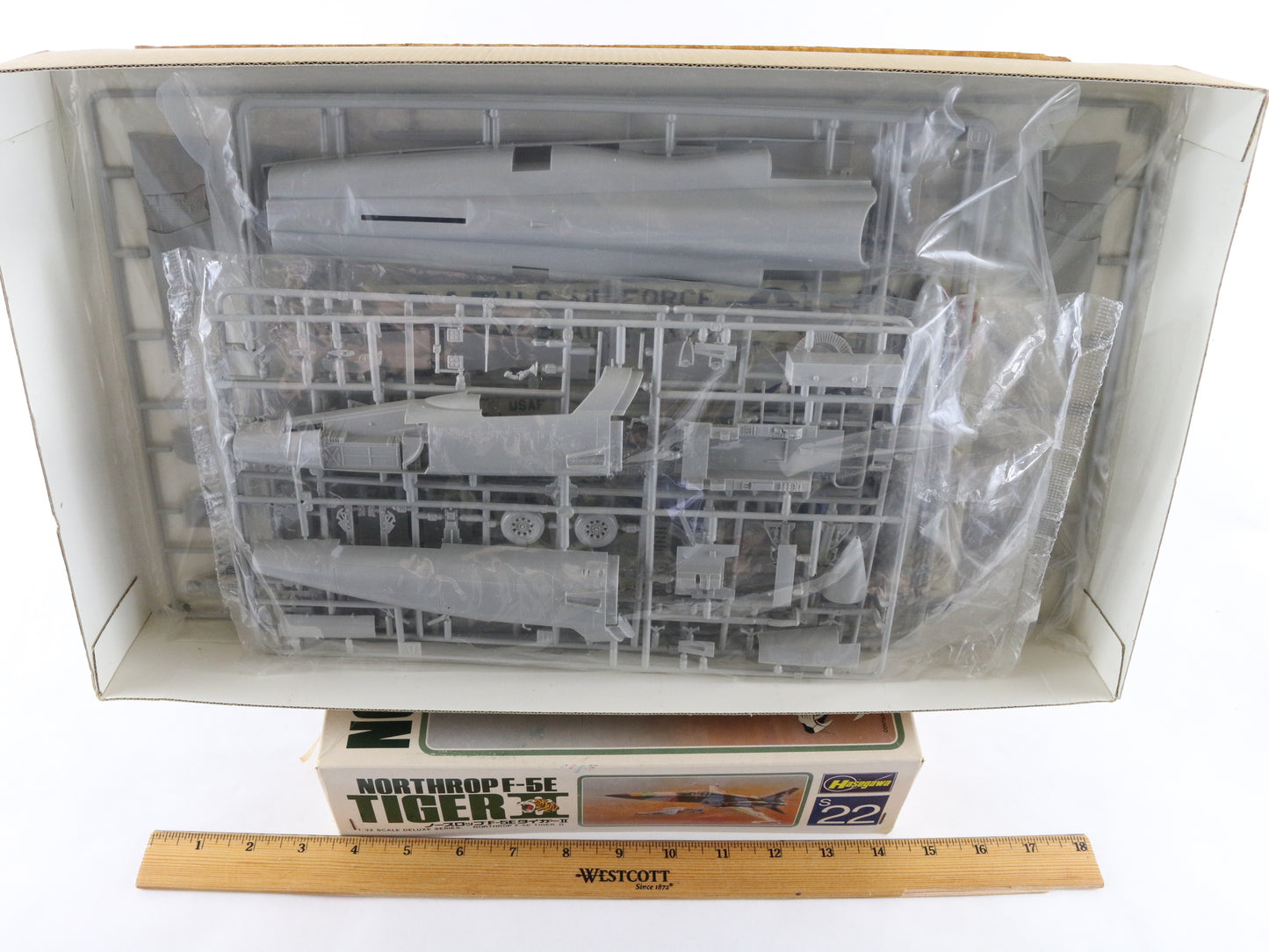 Northrop F-5E Tiger II Us Fighter Plane Hasegawa 1:32 Model Aircraft Kit S22