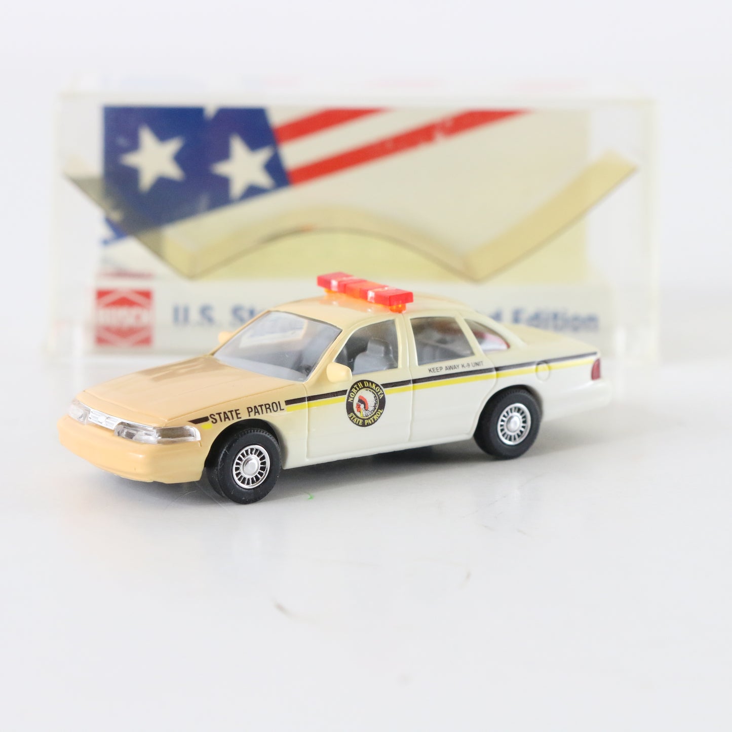 Ford Crown Victoria ND State Patrol Police Car Busch HO Scale 1:87