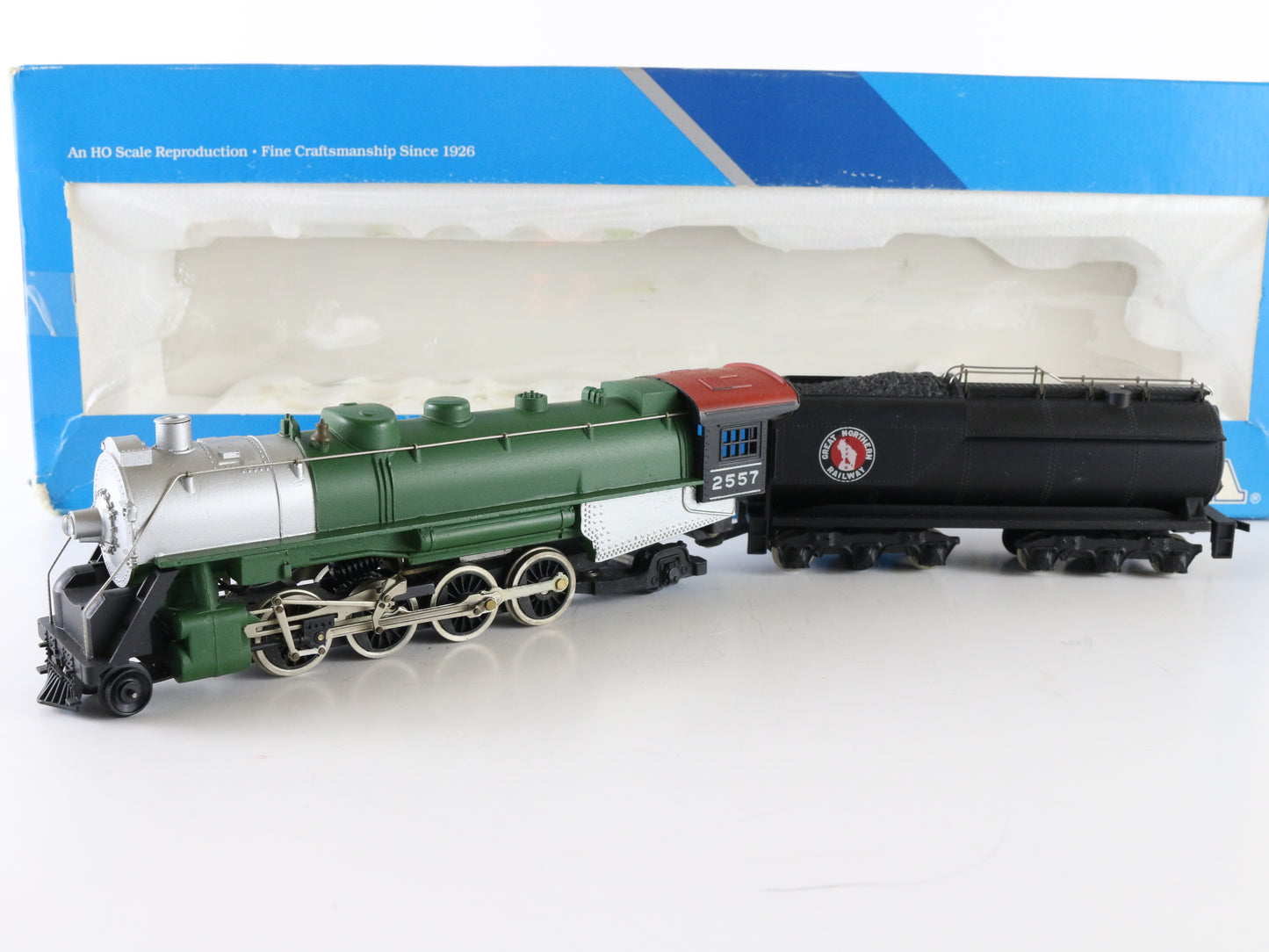 Mantua HO GN 2557 Mikado 2-8-2 Steam Locomotive and Tender