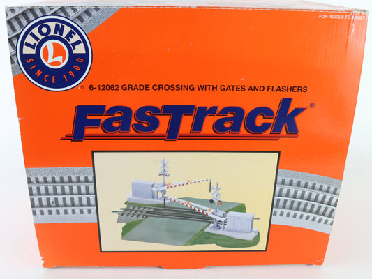 Lionel Fastrack O Grade Crossing W/ Gates & Flashers 6-12062 LN in Box – Lionel O scale Fastrack grade crossing with gates and flashers for realistic model railways.