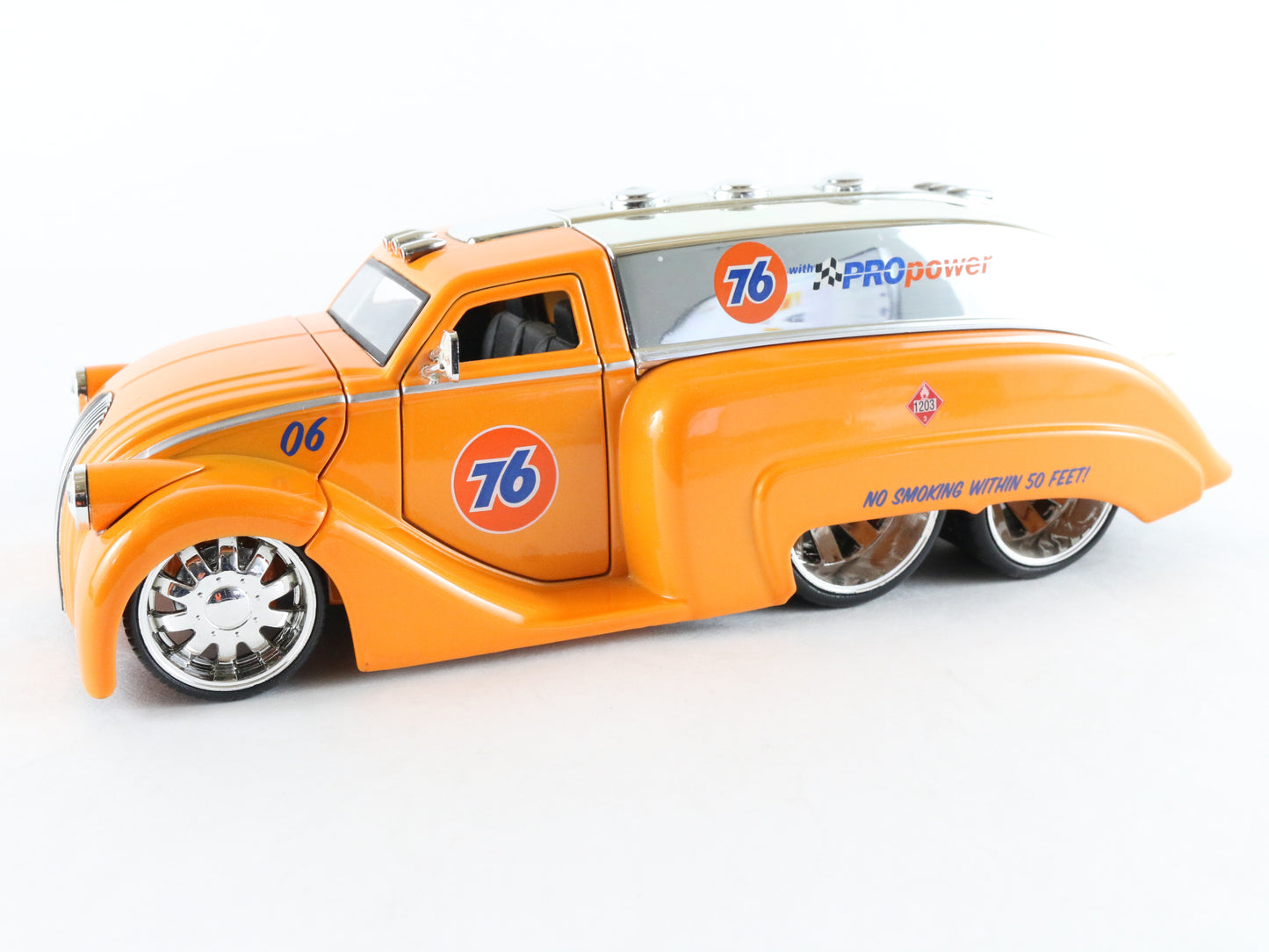 1939 Dodge Airflow Tanker Truck 76 Oil Jada D-rods 1:24 90924