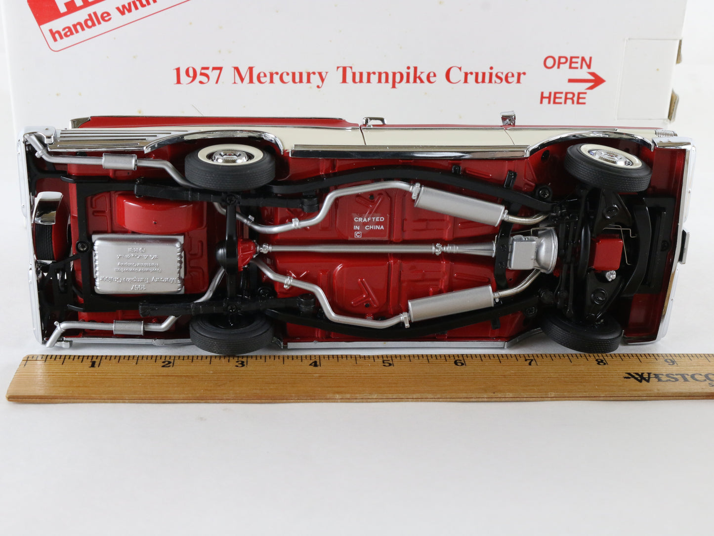 1957 Mercury Turnpike Cruiser Red White Danbury Mint 1:24 Diecast Model Car