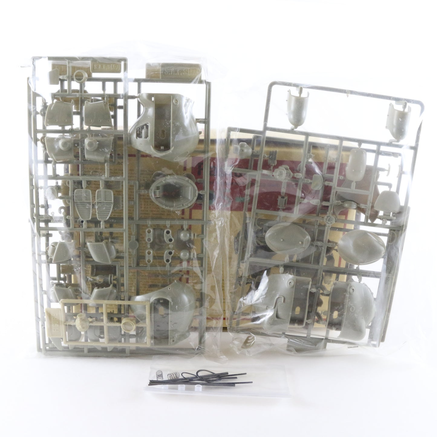 Maschinen Krieger MaK Raptor Super Armord Fighting Suit MkIII .02 1:20 Kit