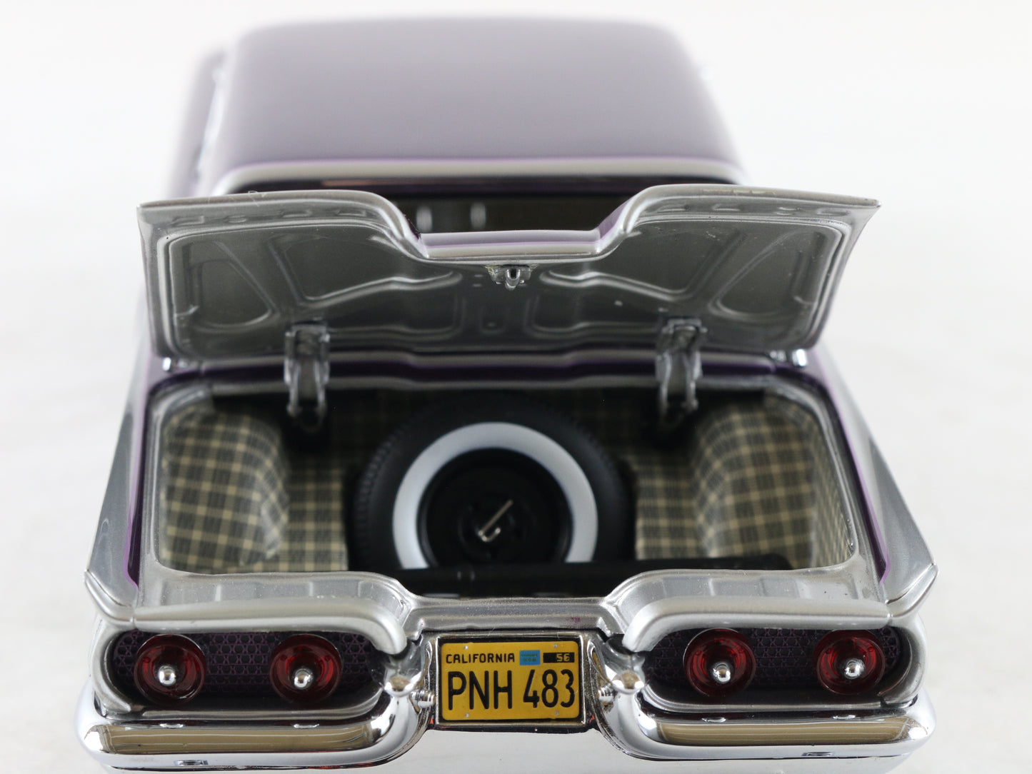 1958 Ford Thunderbird Watson Custom Purple Danbury Mint 1:24 Model Car
