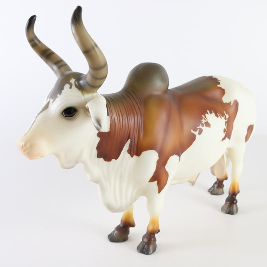 Breyer Zebu Brahma Bull BreyerFest 2016 Special Run Traditional Barn Animal