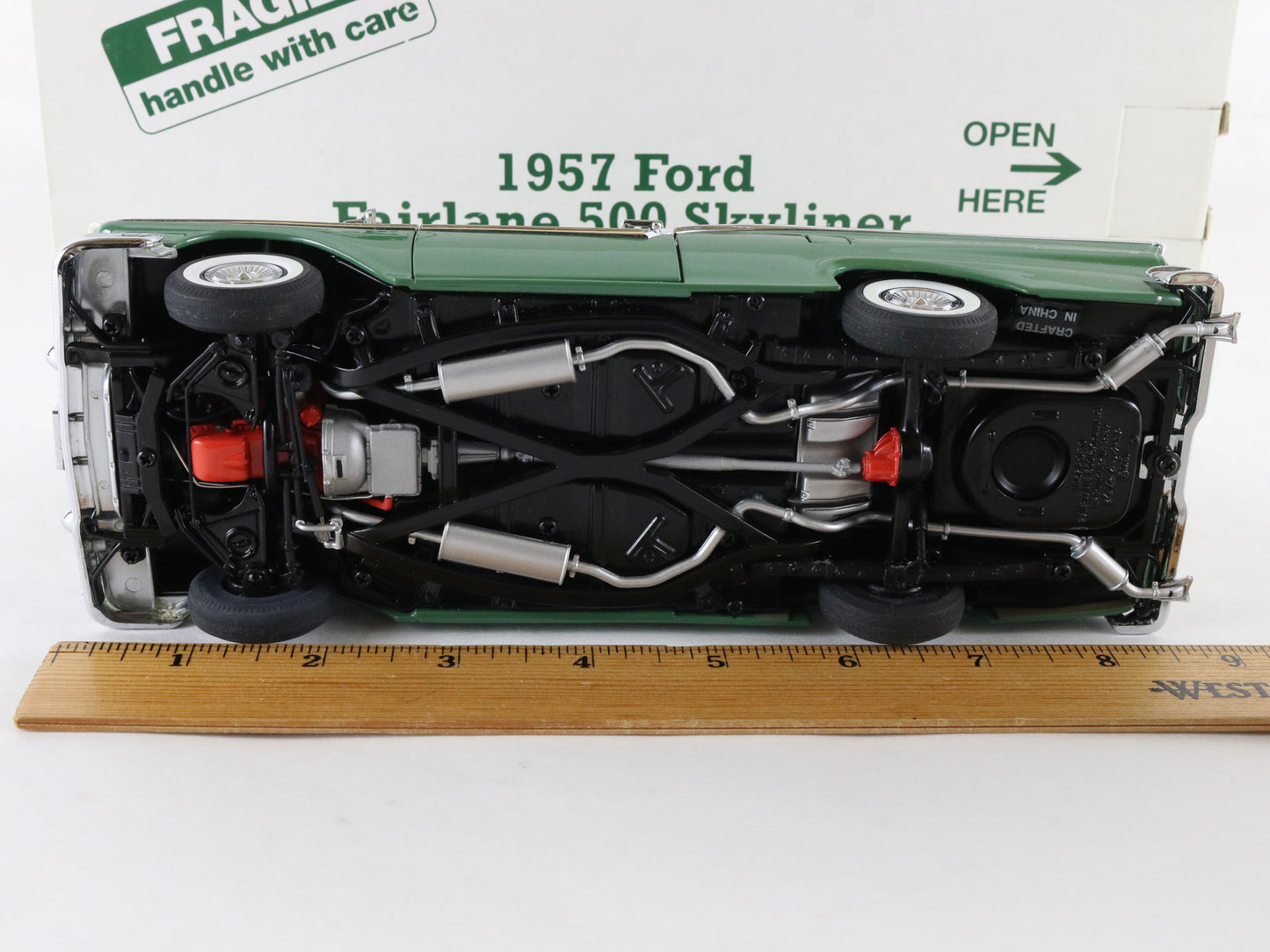 1957 Ford Fairlane 500 Skyliner Green White Danbury Mint 1:24 Diecast Model Car