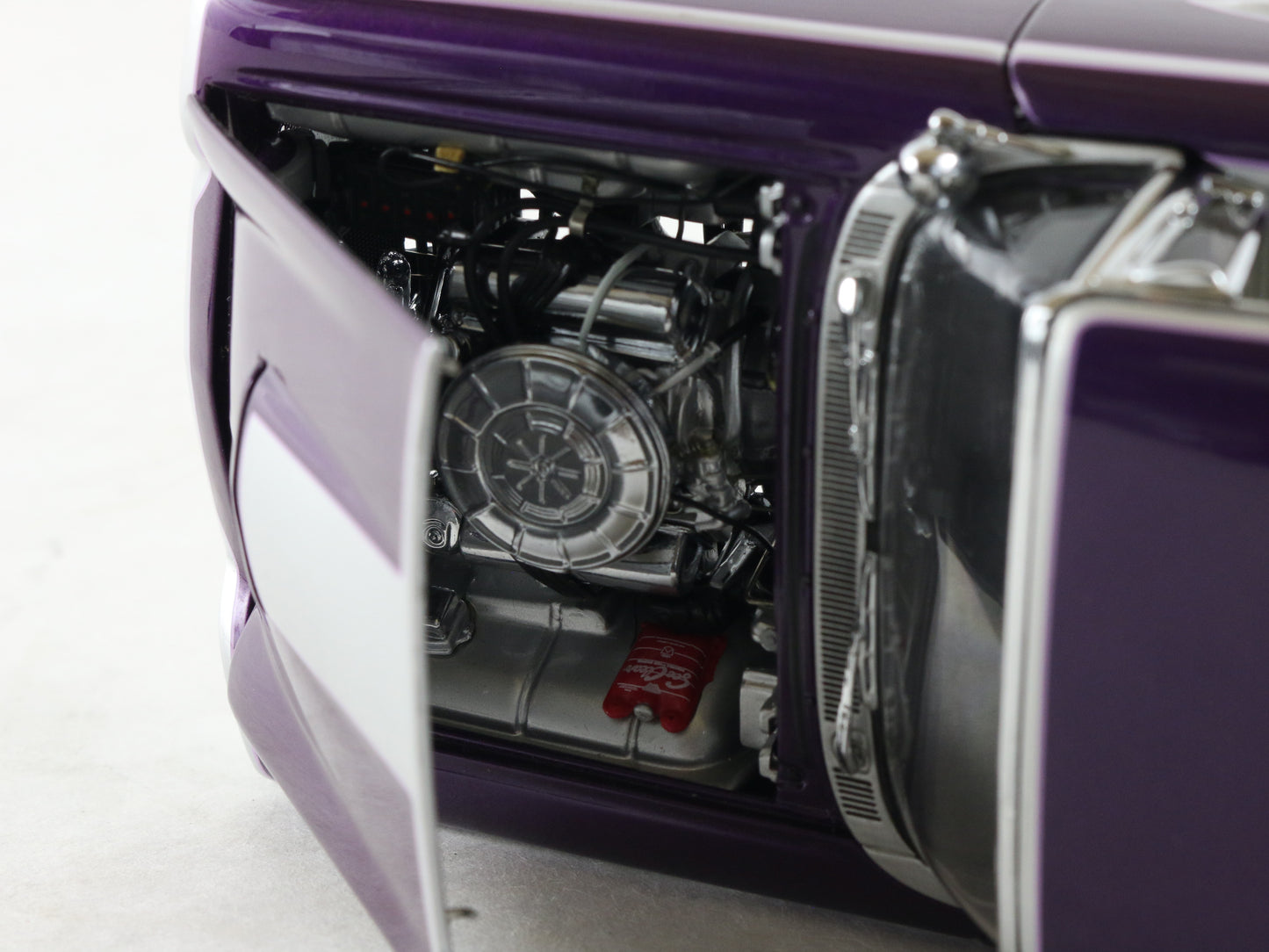1958 Ford Thunderbird Watson Custom Purple Danbury Mint 1:24 Model Car