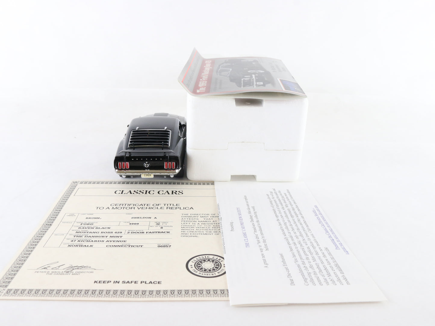 1969 Ford Mustang Boss 429 Raven Black Fastback Danbury Mint 1:24 Diecast Model