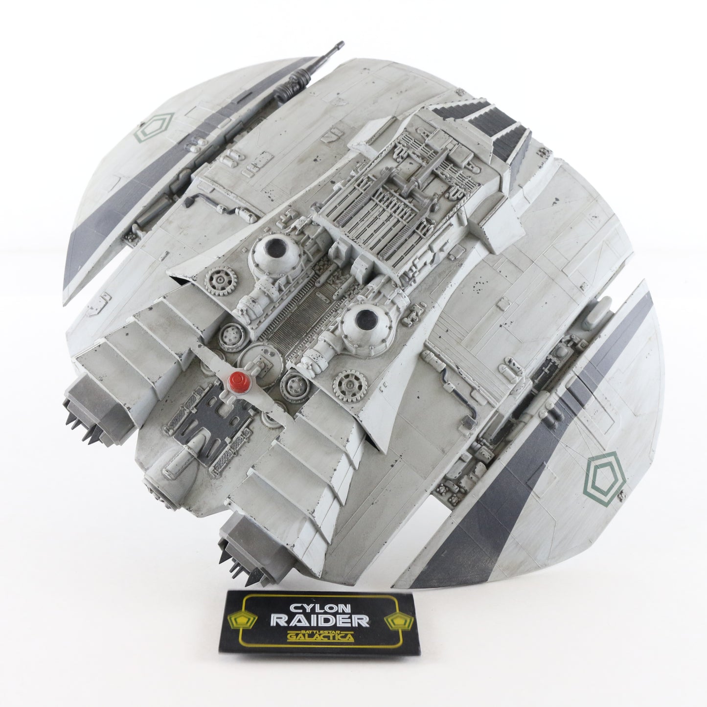 Cylon Raider Battlestar Galactica Revell 85-6441 Built & Painted Ship W/ Stand