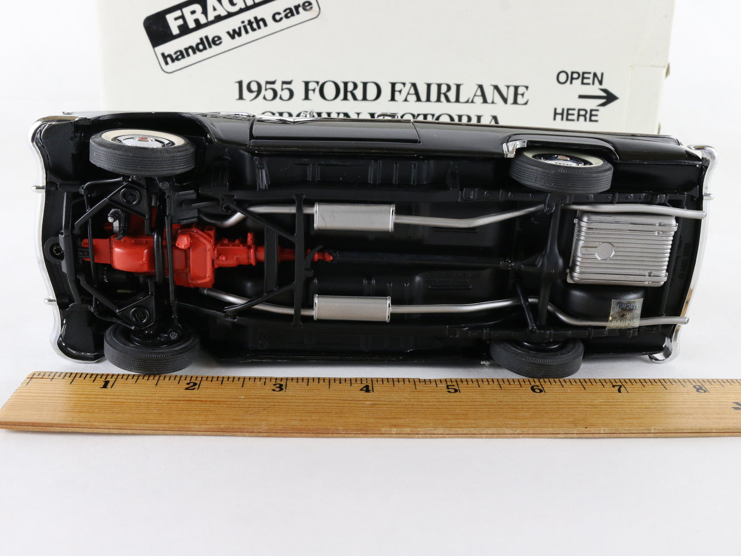 1955 Ford Fairlane Crown Victoria Danbury Mint 1:24 White Black Diecast Model