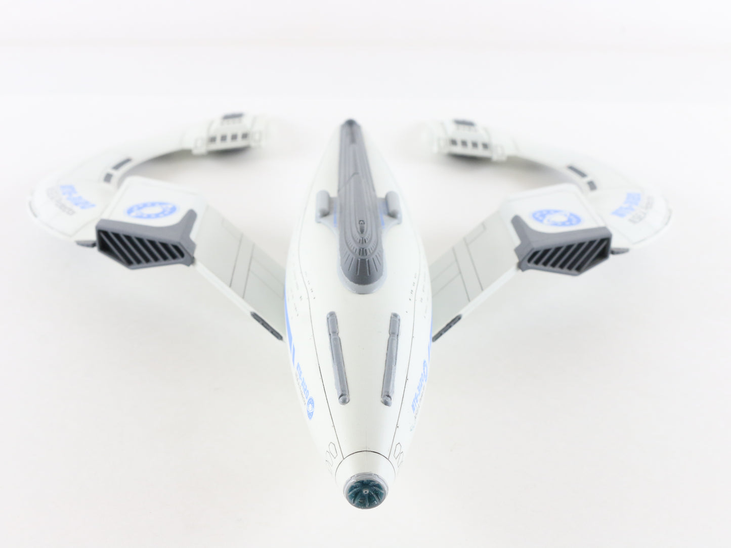 Galaxy Quest NSEA Protector Built Spaceship Nte-3120 1/400 Pegasus Hobbies
