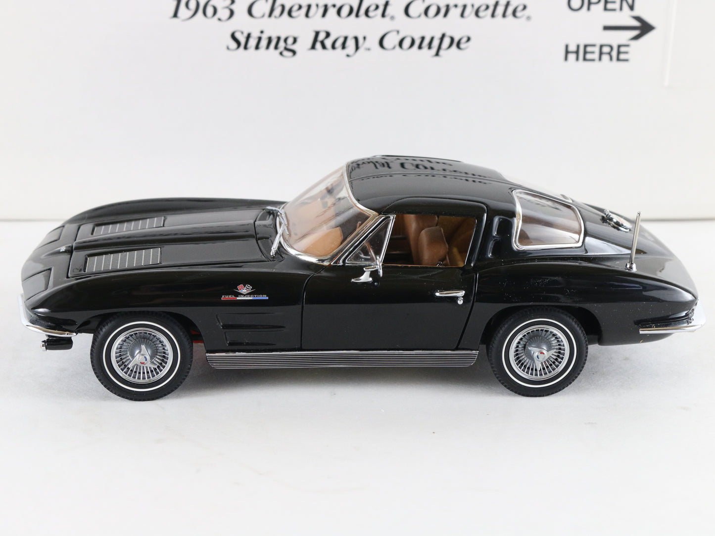 1963 Chevy Corvette Sting Ray Coupe Black Danbury Mint 1:24 Diecast Model Car