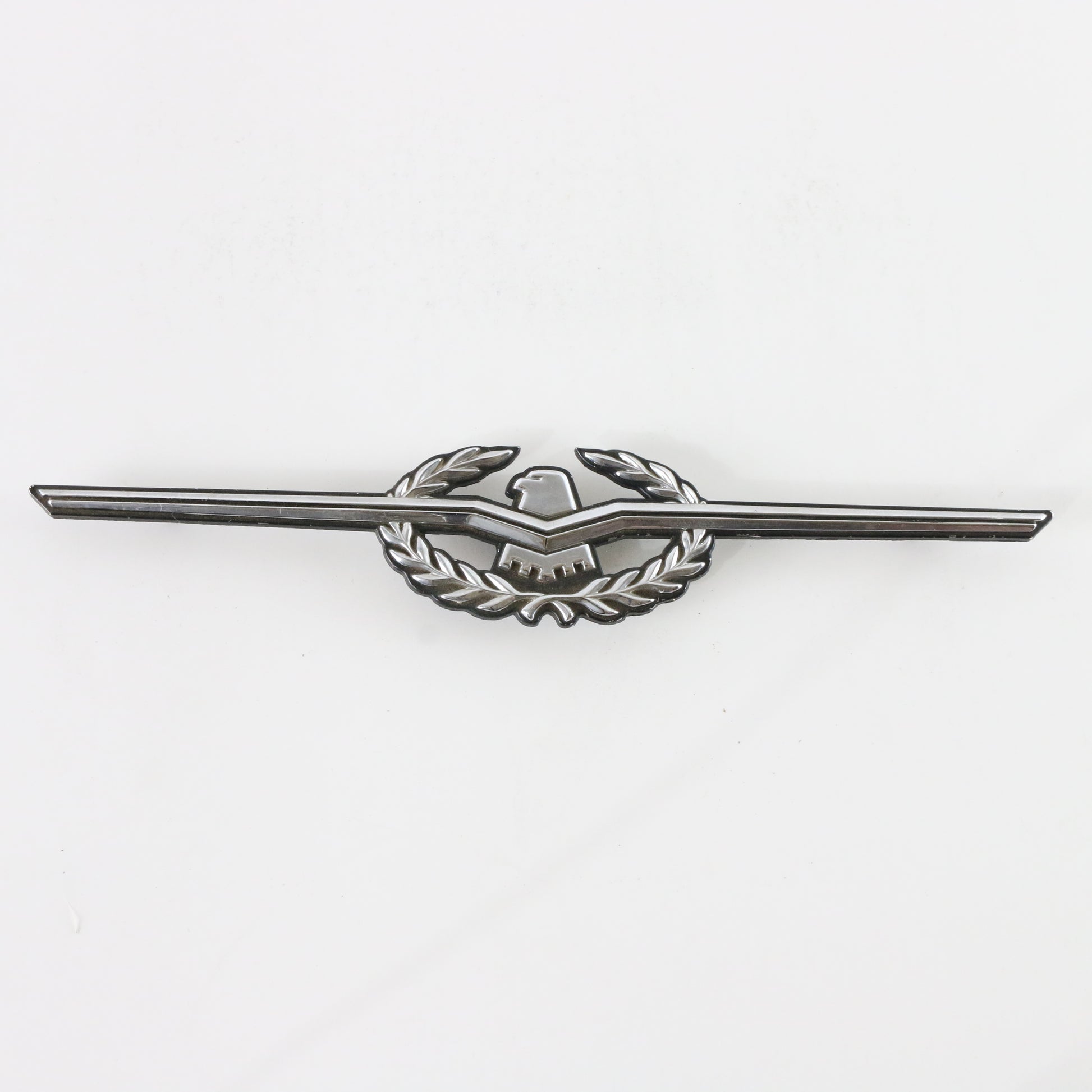 1971 Ford Thunderbird Landau Thunderbird & Wreath Metal Emblem Badge