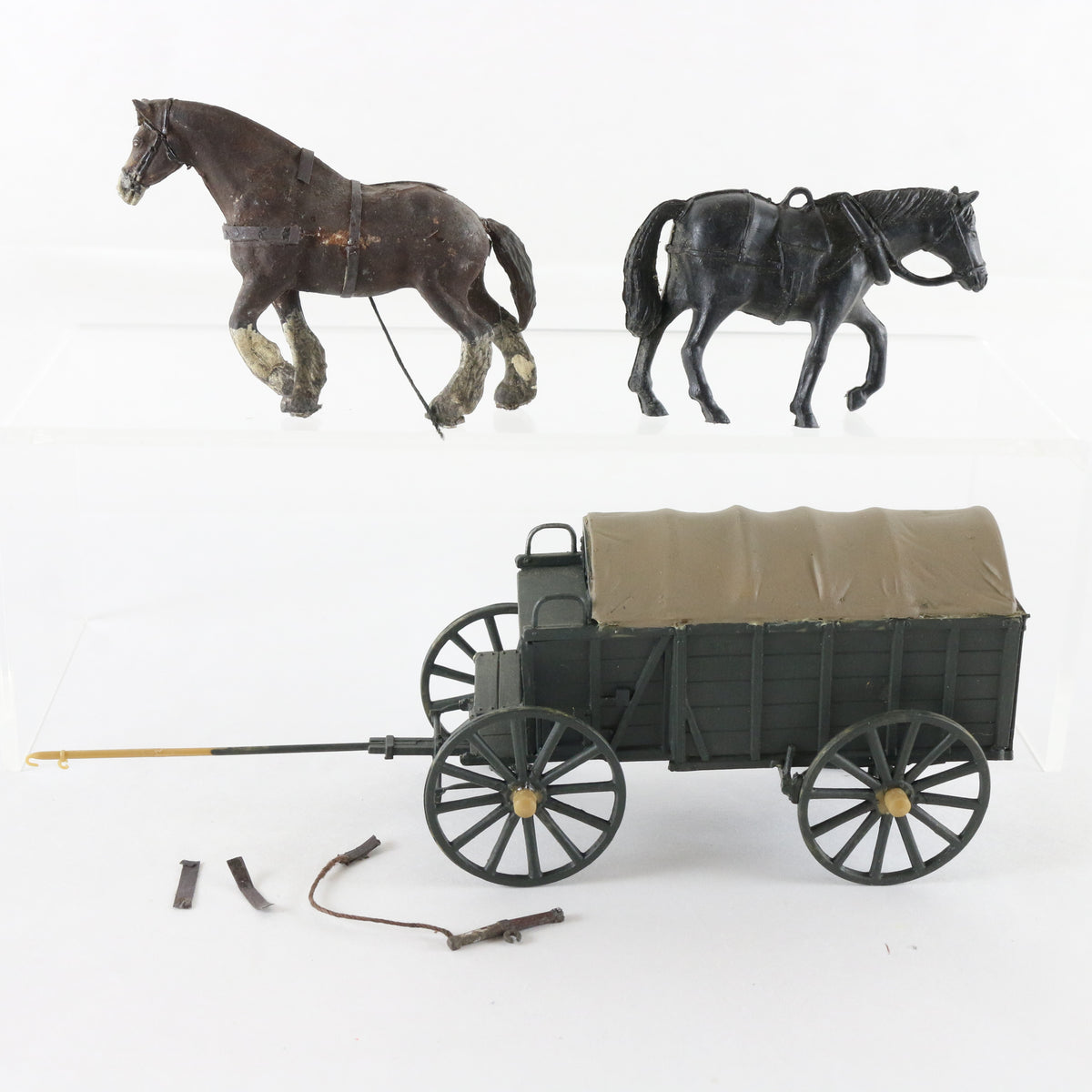 Covered Wagon W/ Horses American Civil War 1:32 Plastic Models 54mm