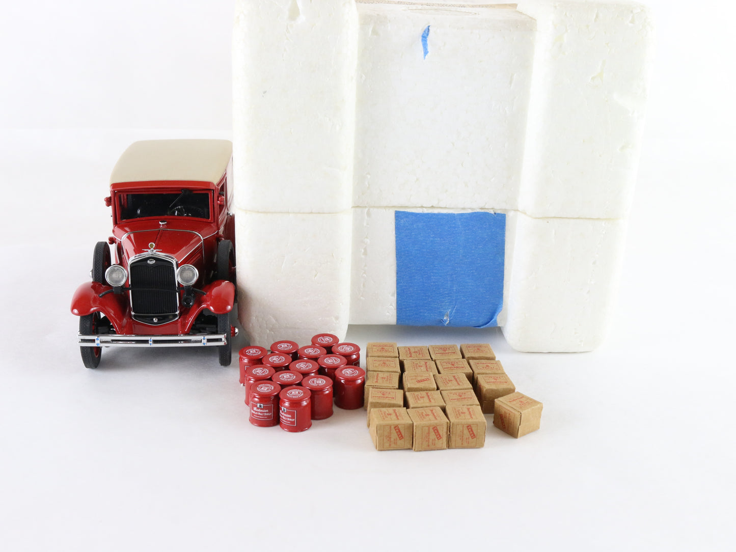 1931 Budweiser Delivery Truck Red Tan Danbury Mint 1:24 Diecast Model Car