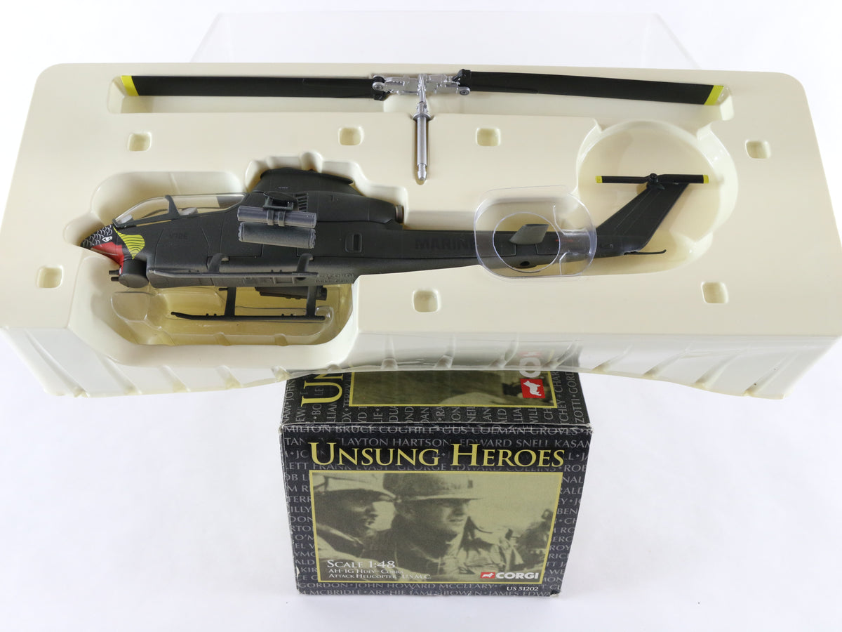 AH-1G Huey Cobra Attack Helicopter Vietnam Bell Unsung Heroes Corgi 1:48 51202