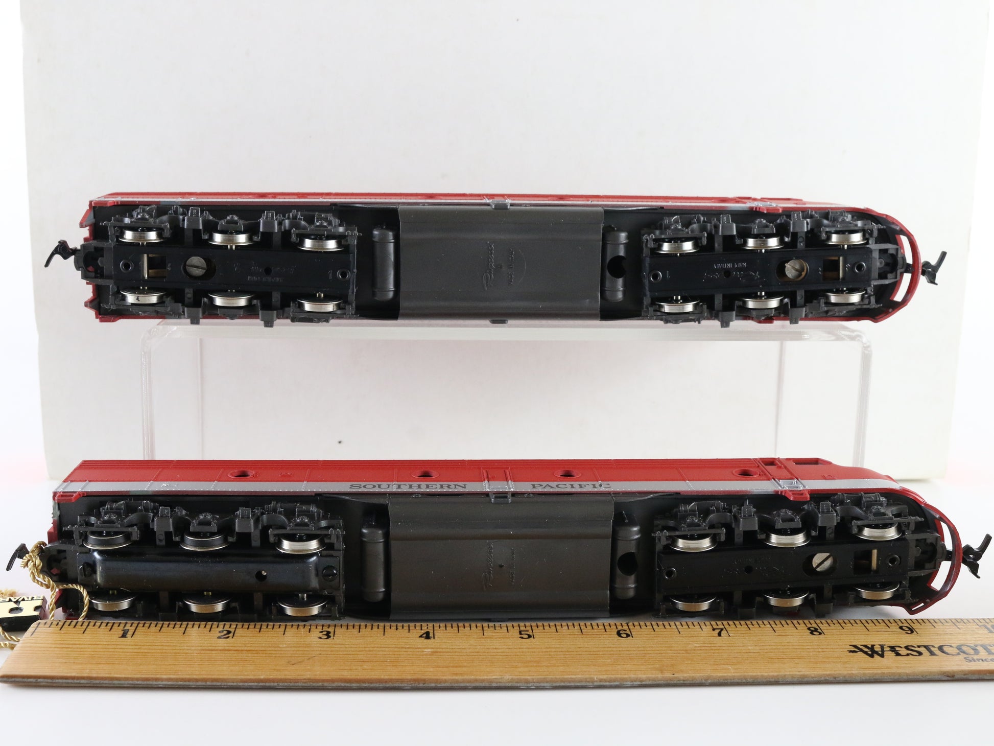 Rivarossi HO SP Golden State EMD E8 Diesel Locomotives Set of 2