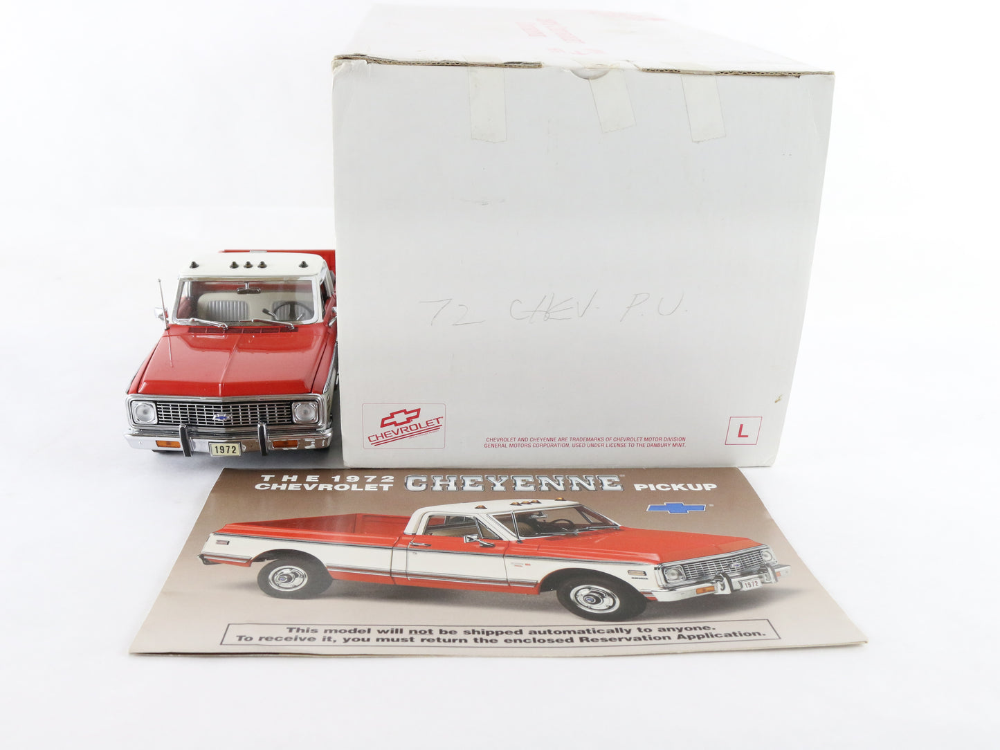 1972 Chevrolet Cheyenne Pickup Truck Red White Danbury Mint 1:24 Diecast