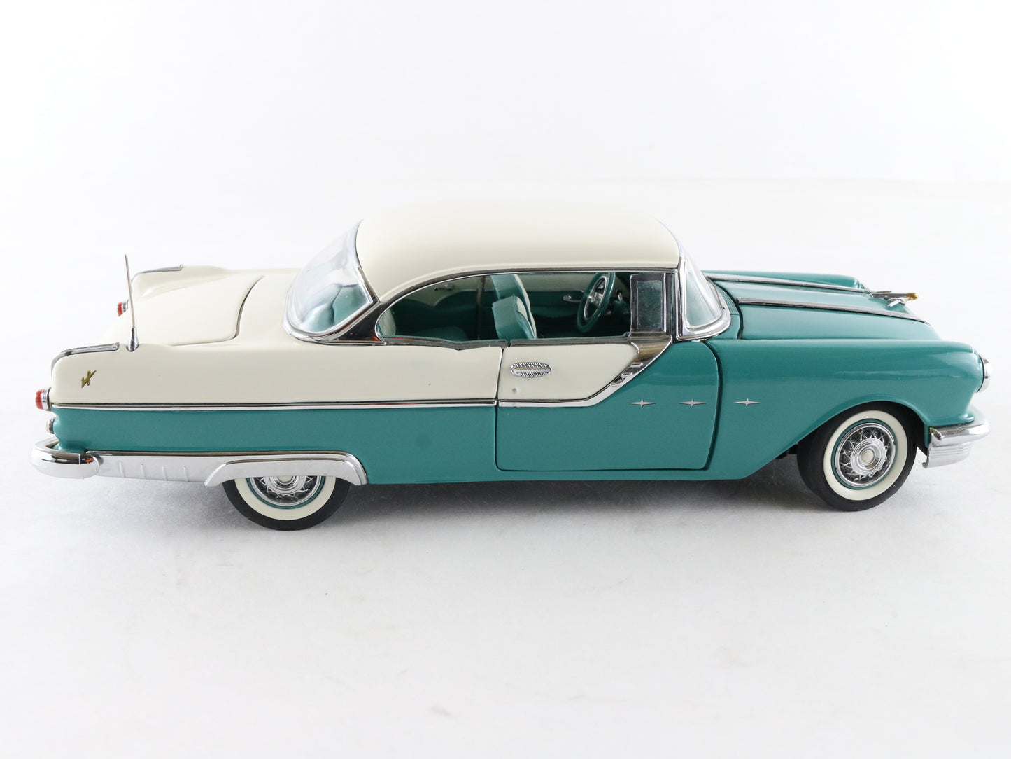 1955 Pontiac Star Chief Blue & White Franklin Mint 1:24 Model Car