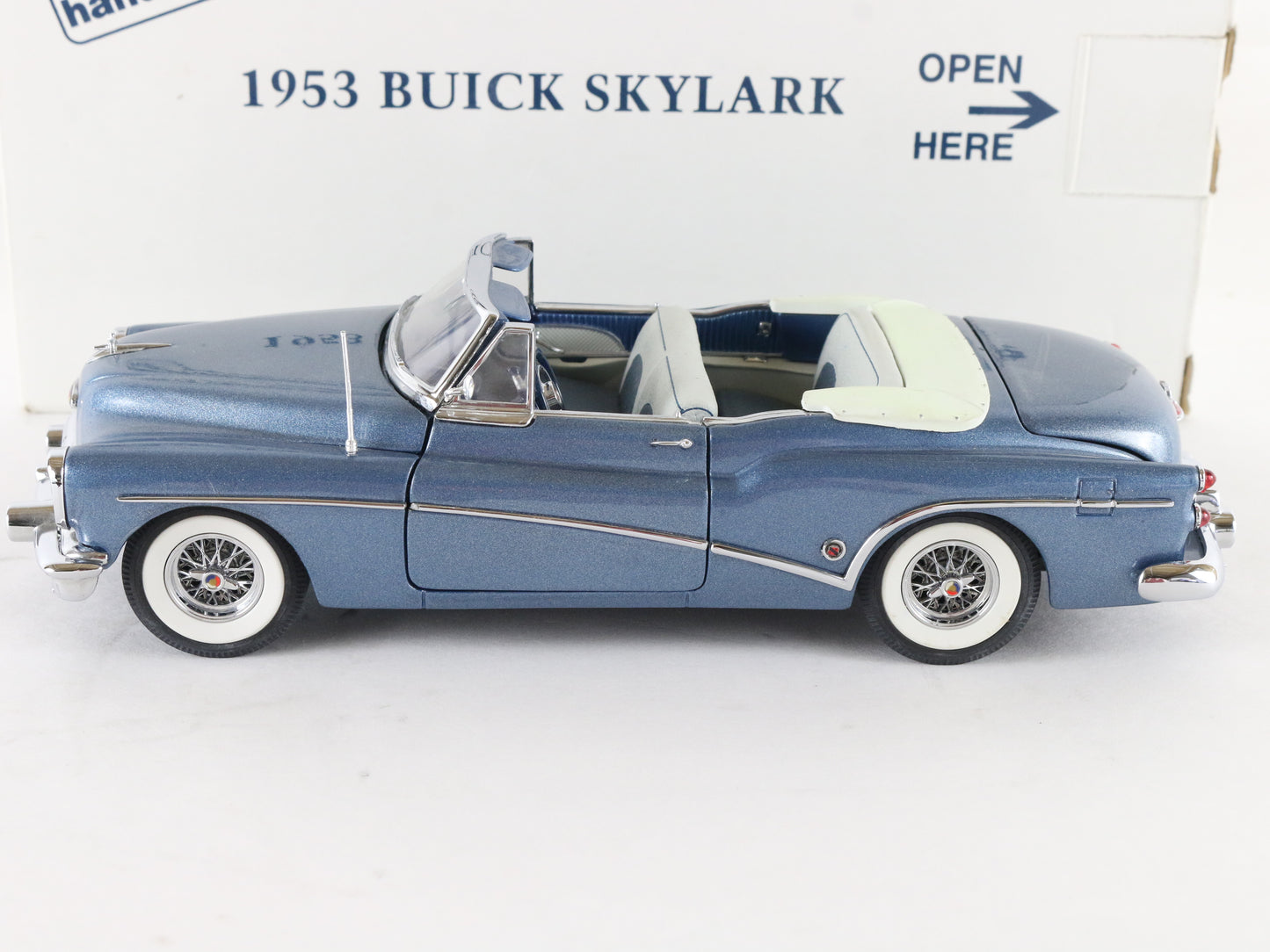 1953 Buick Skylark Blue Convertible Danbury Mint 1:24 Diecast Model Car