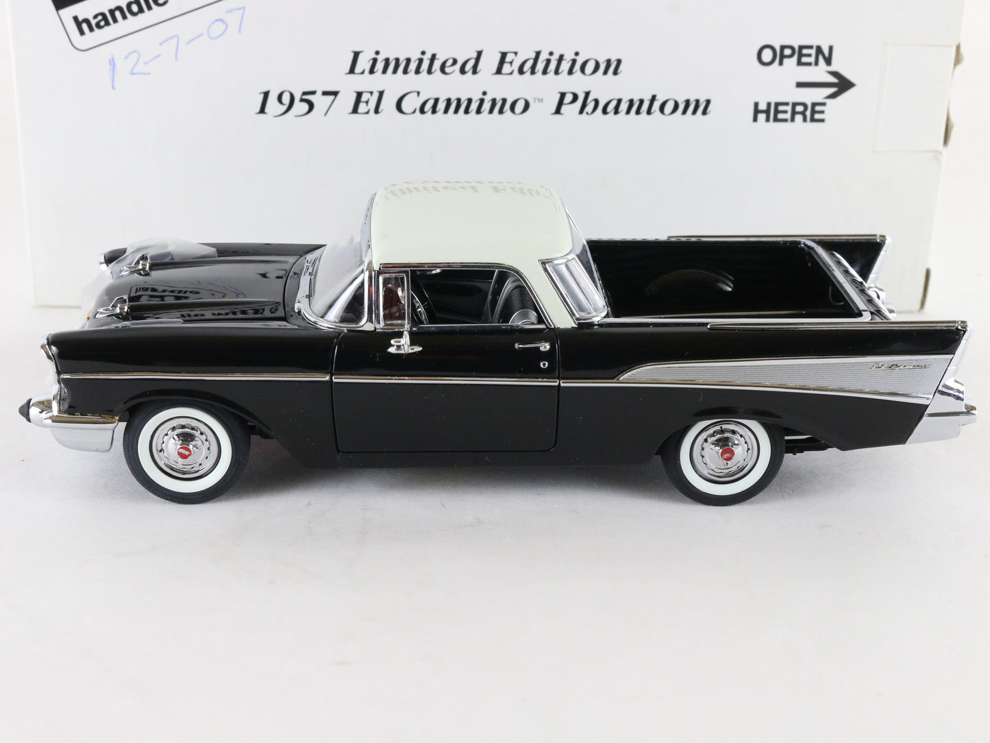 1957 Chevy El Camino Phantom Black White Danbury Mint 1:24 Diecast Model 1666