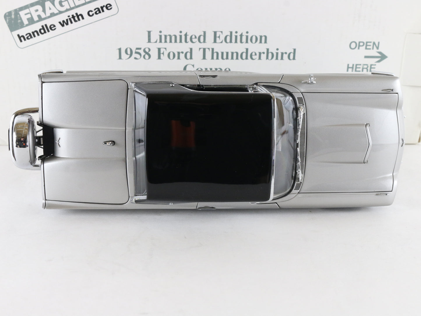 Danbury Mint 1:24 1958 Ford Thunderbird Coupe Platinum Raven Black Diecast 1656