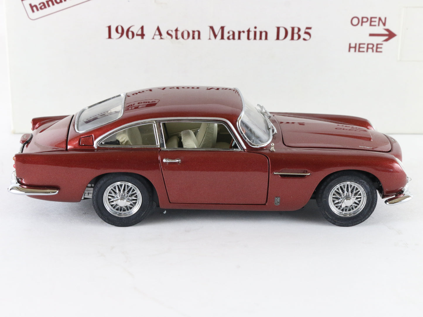 1964 Aston Martin DB5 Red Danbury Mint 1:24 Diecast Model Car