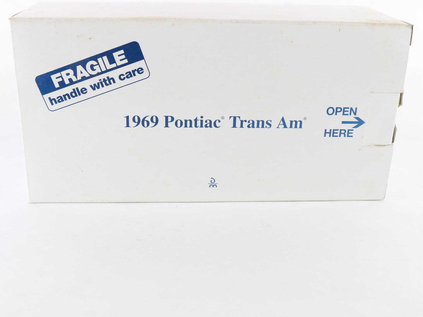 1969 Pontiac Trans Am Coupe Cameo White Blue Danbury Mint 1:24 Diecast Model
