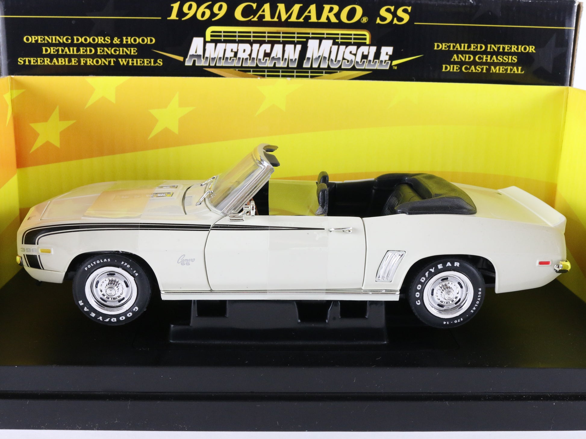 1969 Camaro Ss White Convertible American Muscle ERTL 1:18 Diecast LE 32467