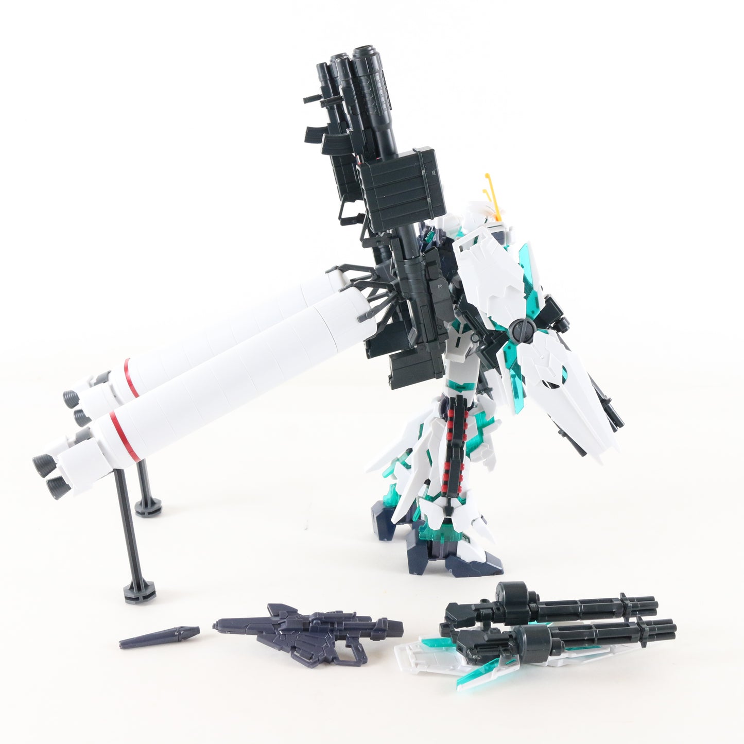 Gundam HG 178 Full Armor Unicorn Mobile Suit Bandai 1:144 ASSEMBLED Model Figure