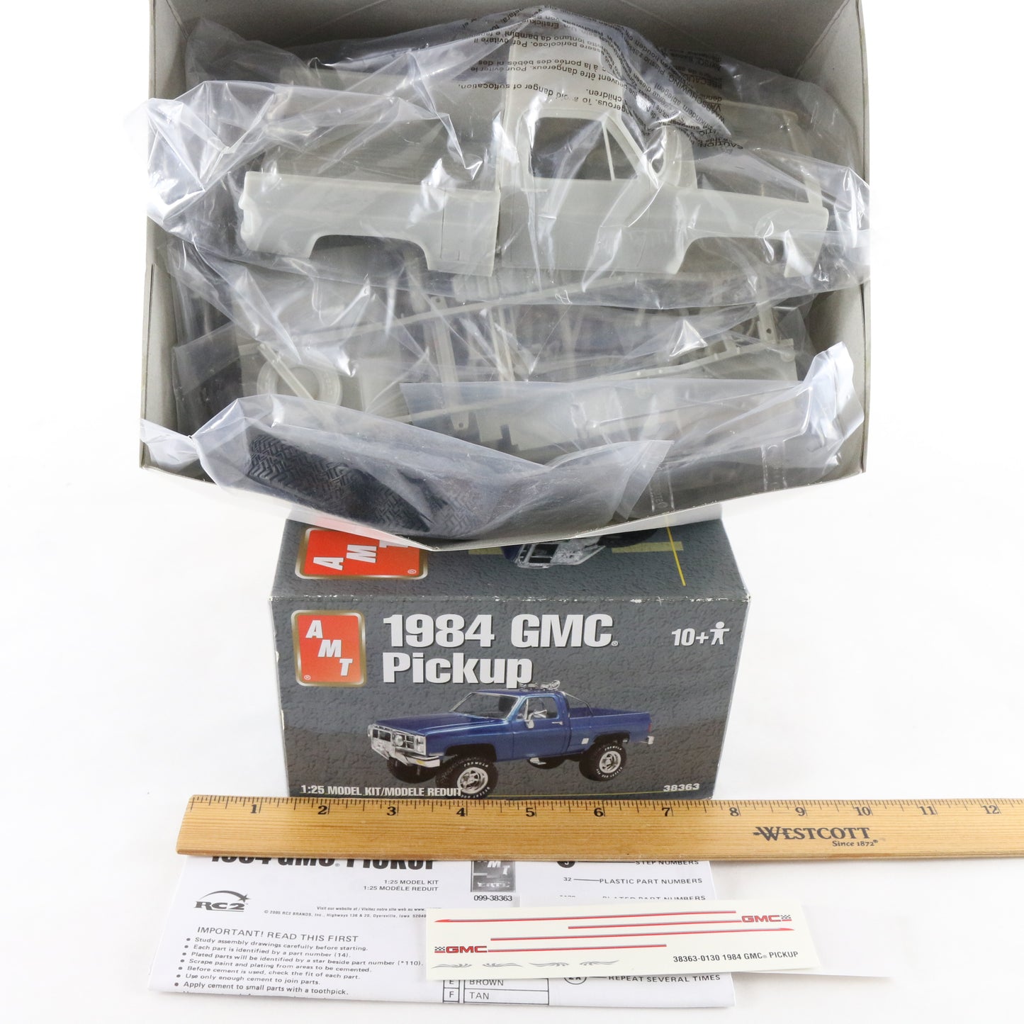 1984 GMC Pickup Truck AMT 1:25 Plastic Model Kit 38363 Unbuilt