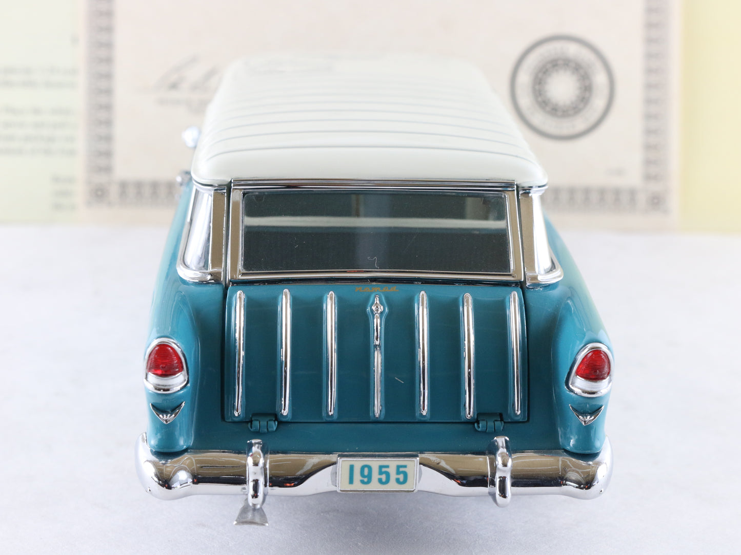 1955 Chevrolet Nomad Blue White Danbury Mint 1:24 Model Car W/ Paperwork