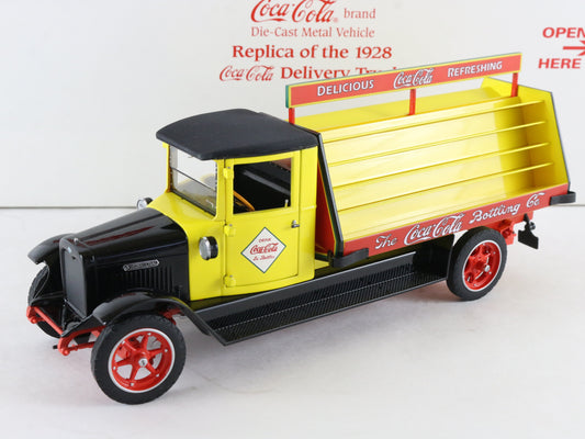 1928 International SL-36 Coca Cola Delivery Truck Yellow Danbury 1:24 Diecast