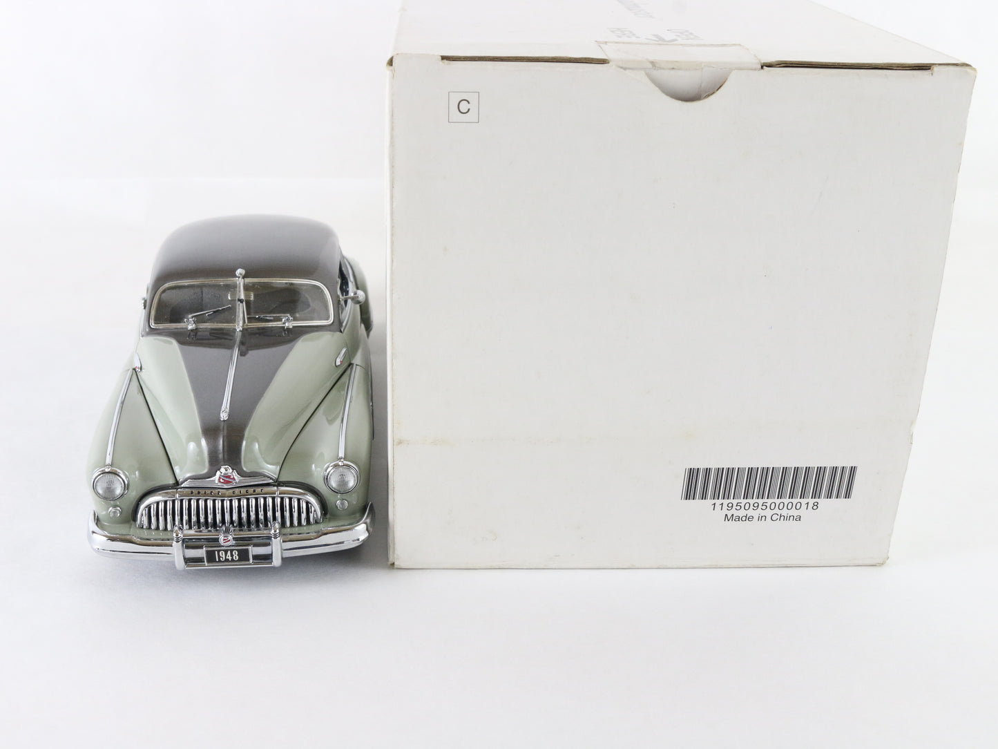 1948 Buick Roadmaster Coupe Green Gray Danbury Mint 1:24 Diecast Model Car