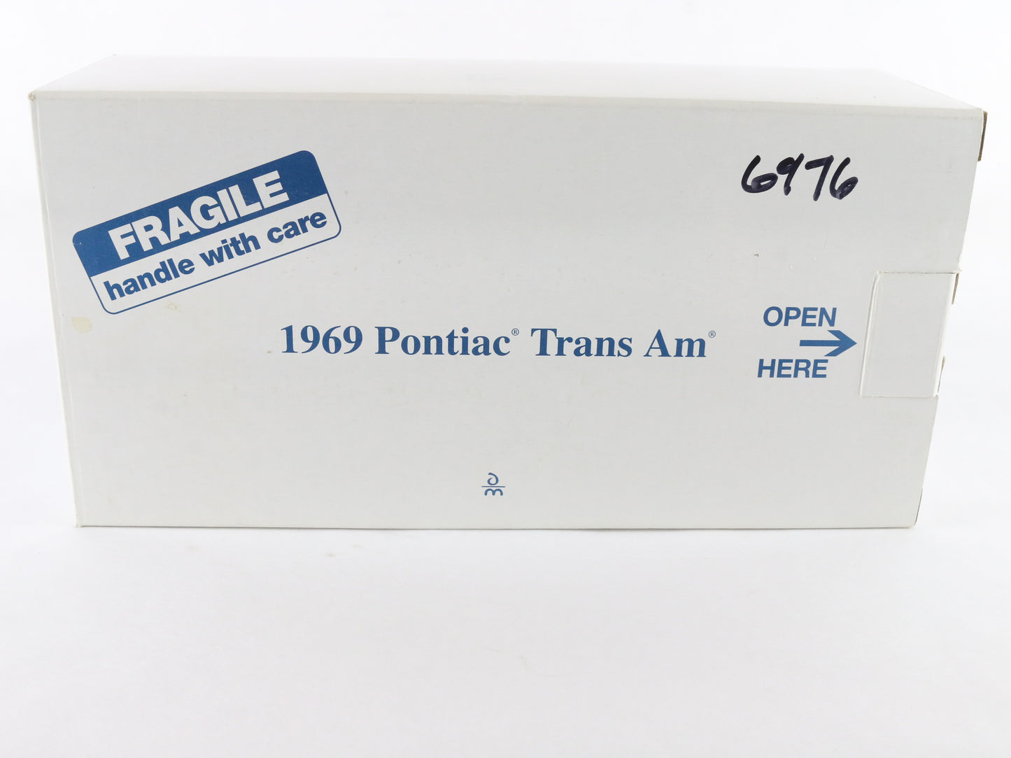 1969 Pontiac Trans Am Blue White Danbury Mint 1:24 Diecast Model Car