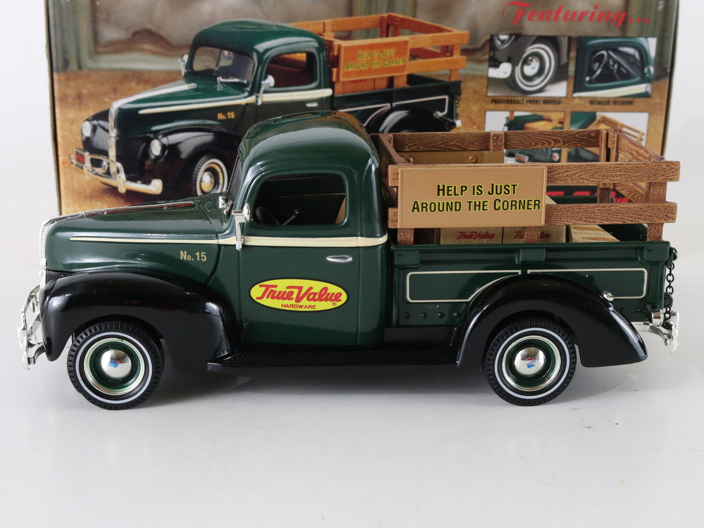 1940 Ford Pickup Truck Green TRUE VALUE Coin Bank Crates Ertl 1:25 F978