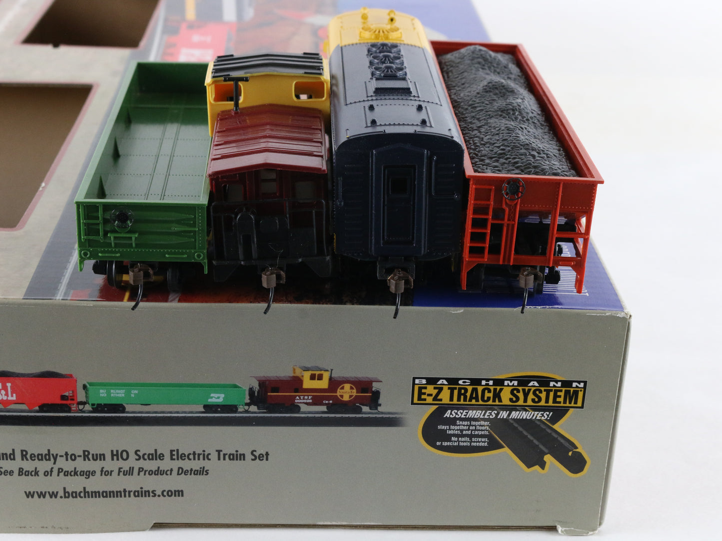 Bachmann HO War Chief Santa Fe Diesel Locomotive Train Set UNUSED #00746