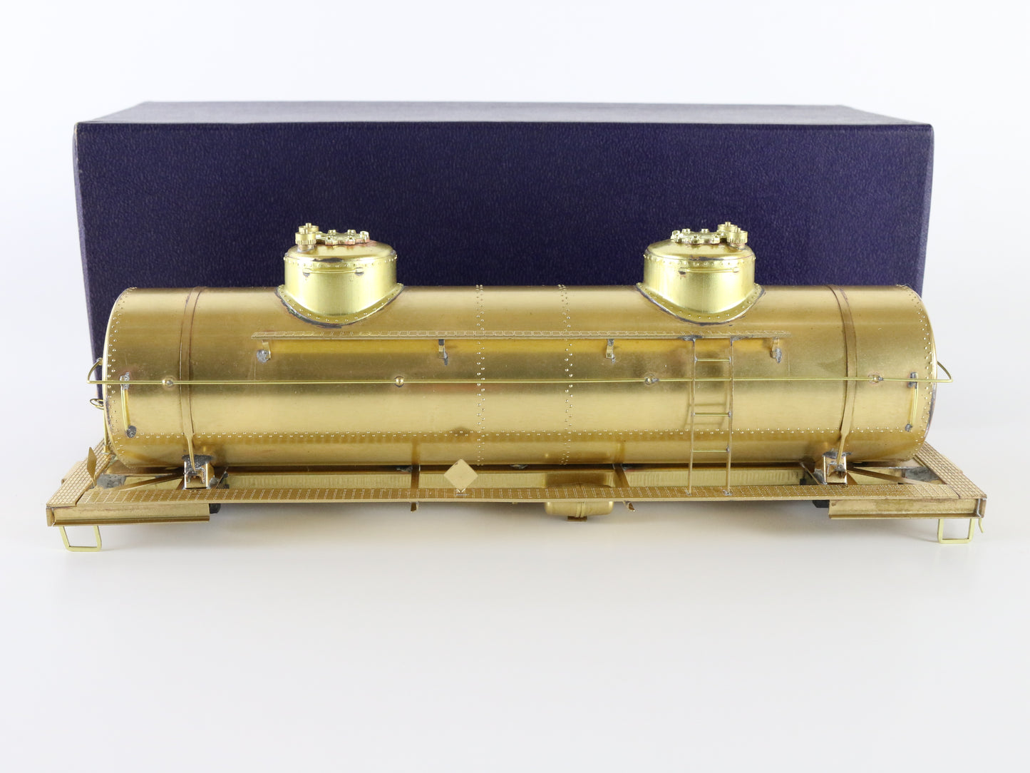 KTM O 8000 Gal Double Dome Tank Car Unpainted Brass Train #302 Kit