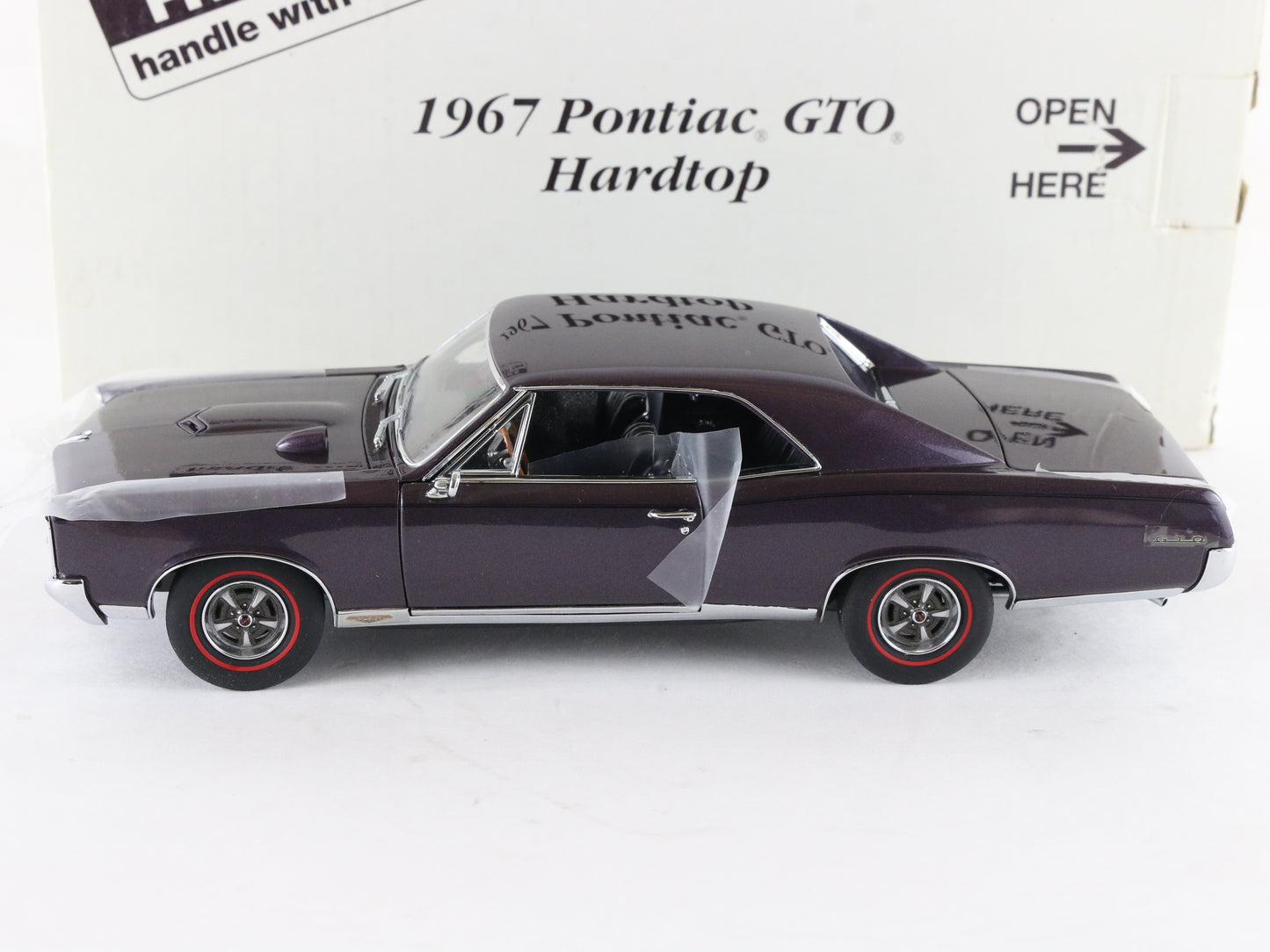1967 Pontiac GTO Hardtop Plum Mist Purple Danbury Mint 1:24 Diecast Model Car