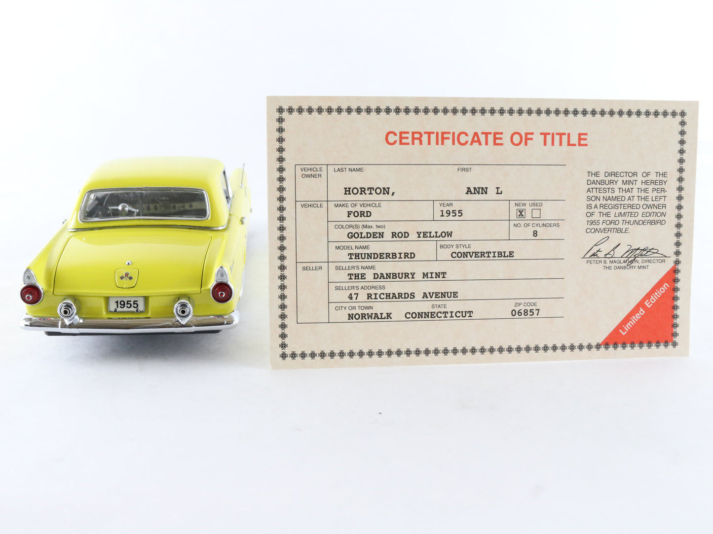 1955 Ford Thunderbird Convertible Yellow Danbury Mint 1:24 Model Car