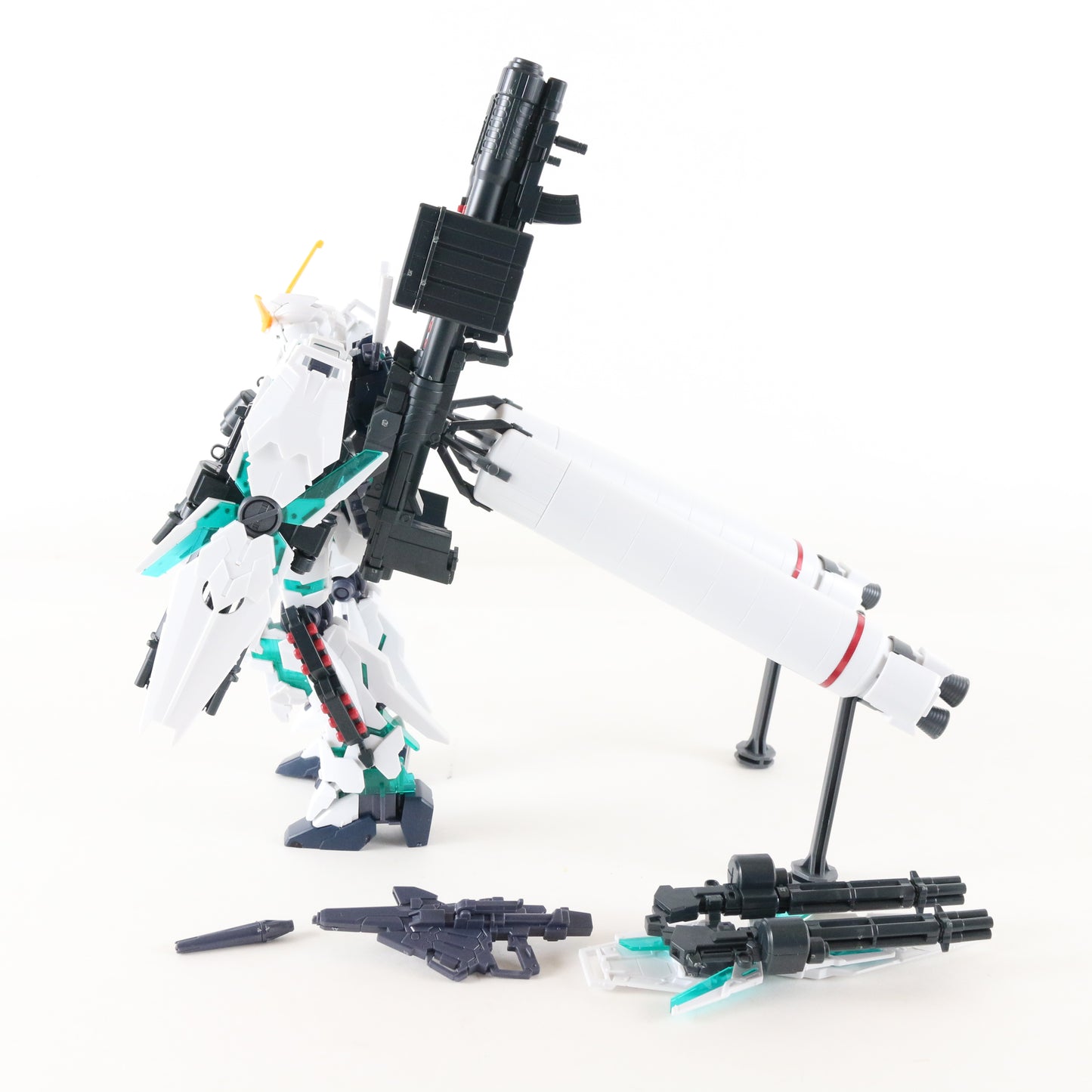 Gundam HG 178 Full Armor Unicorn Mobile Suit Bandai 1:144 ASSEMBLED Model Figure