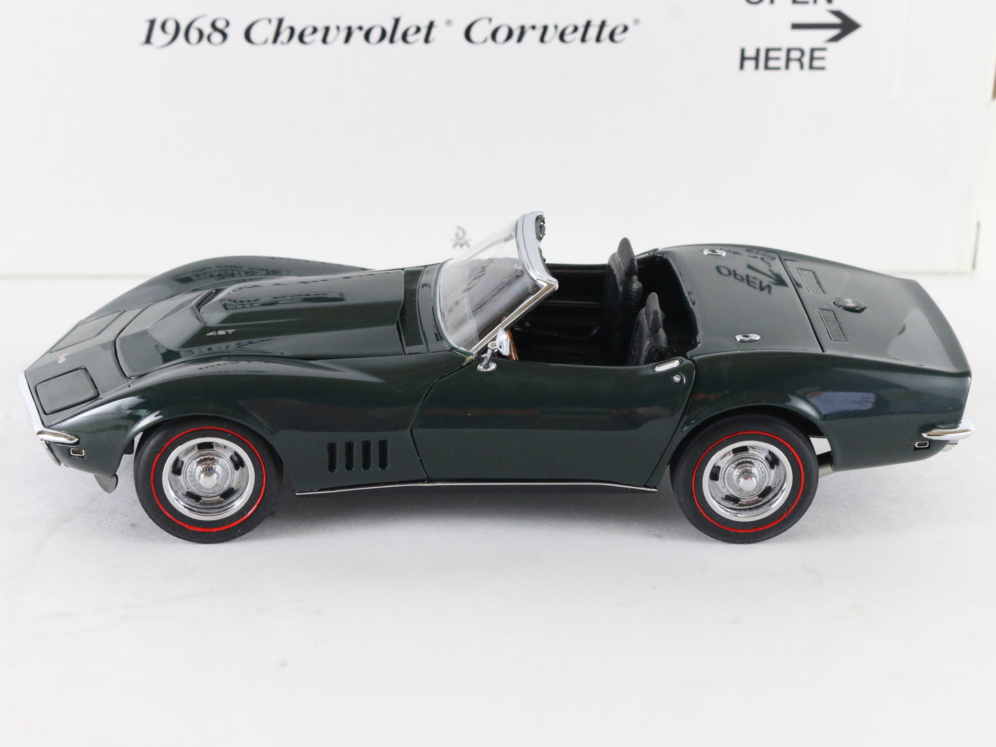 1968 Chevy Corvette Convertible British Green Danbury Mint 1:24 Diecast Model