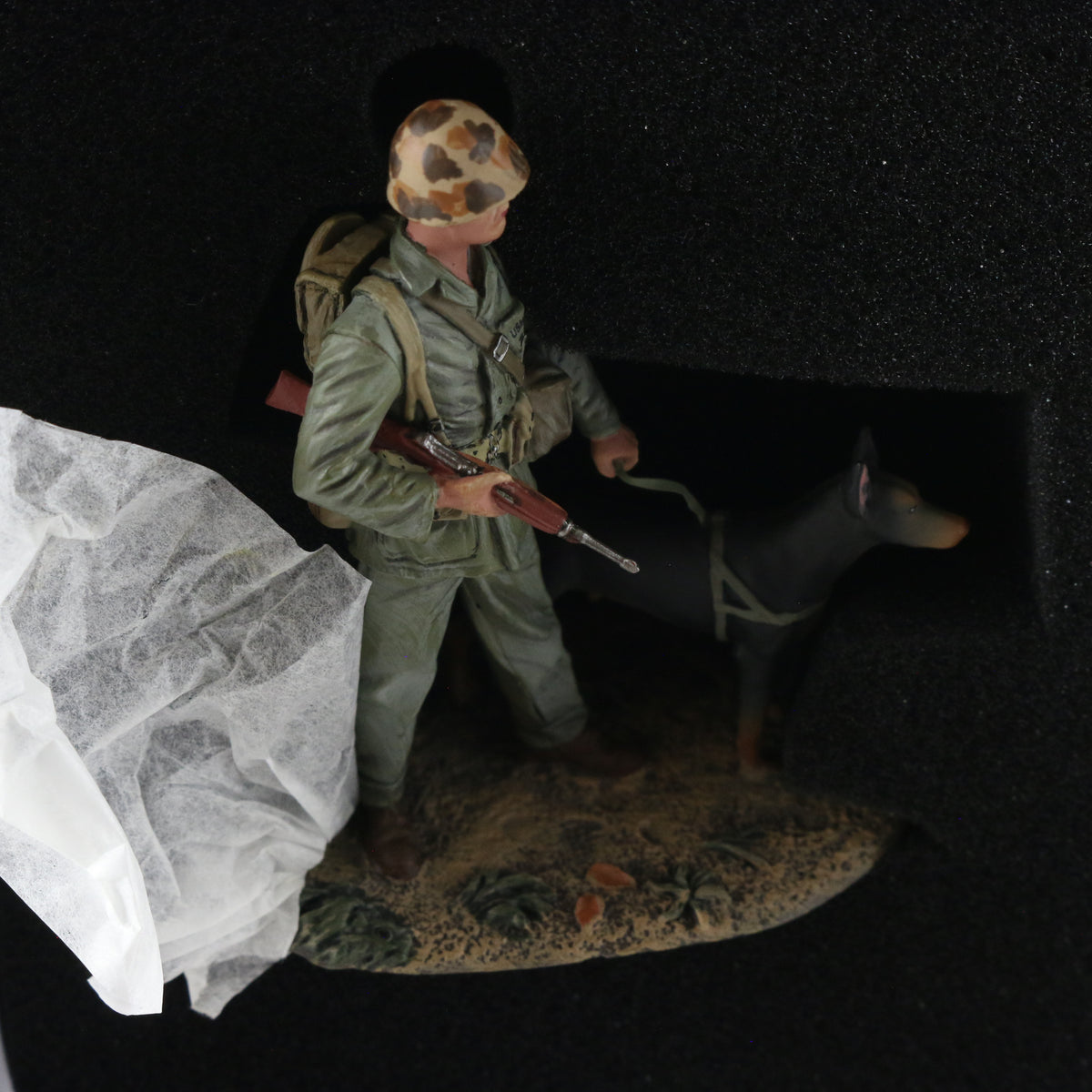 USMC Dog Handler Soldier W/ Dog 1942-45 Britains 1:30 13029 Metal Figure