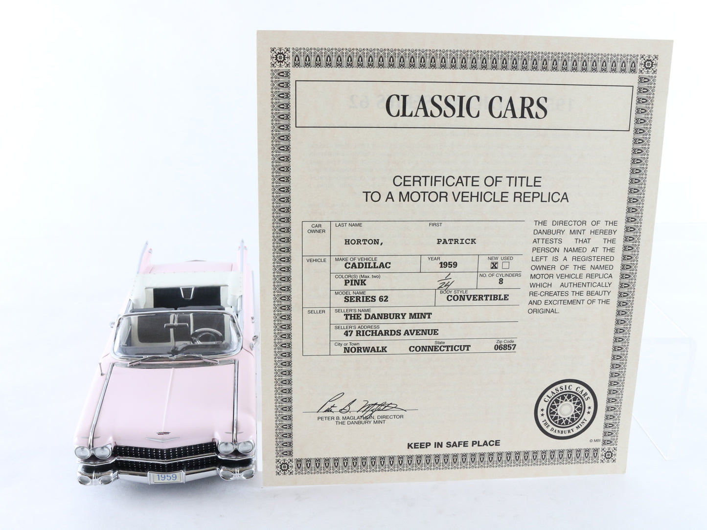 1959 Cadillac Series 62 Convertible Pink Danbury Mint 1:24 Model Car