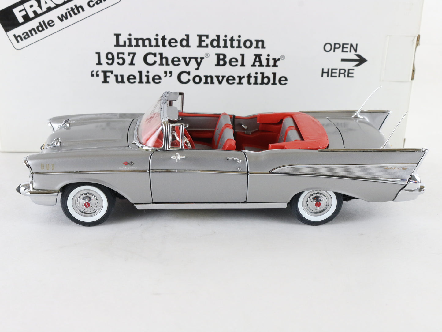 1957 Chevy Bel Air Fuelie Convertible Silver Danbury Mint 1:24 4936/5000 LIMITED