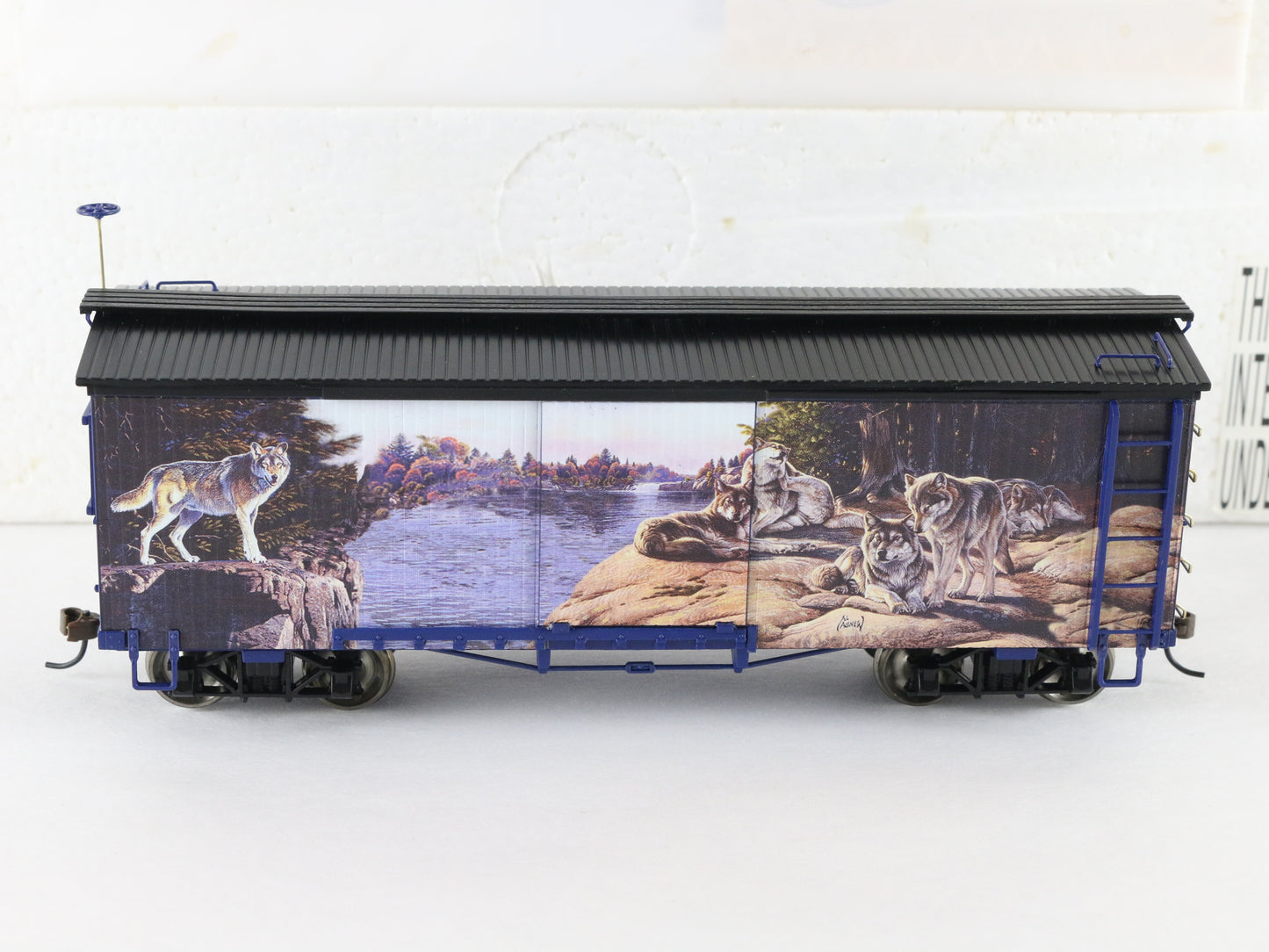 Hawthorne Village HO Wolf Ridge Boxcar Train 14-09137-010 W/ Track